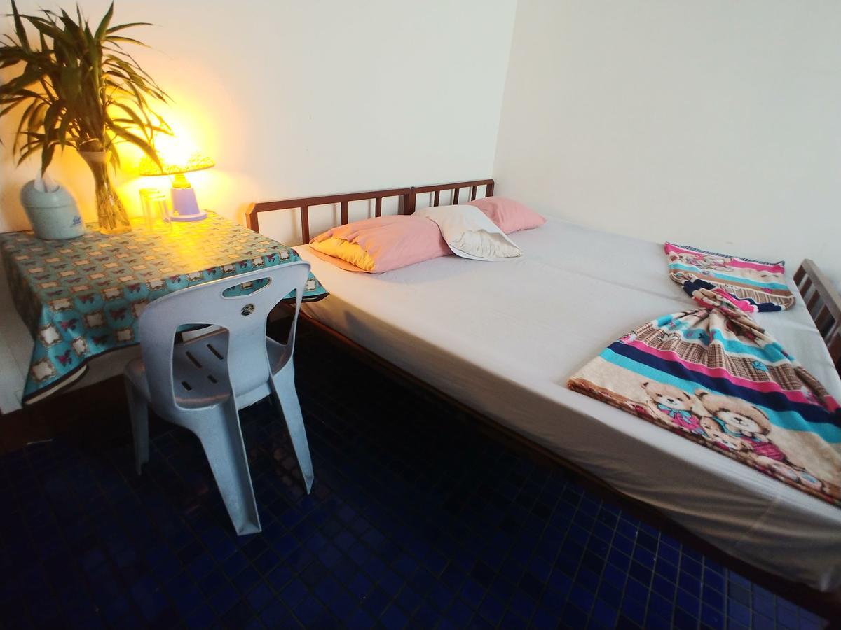 Prasuri Guest House Bangkok Exteriör bild