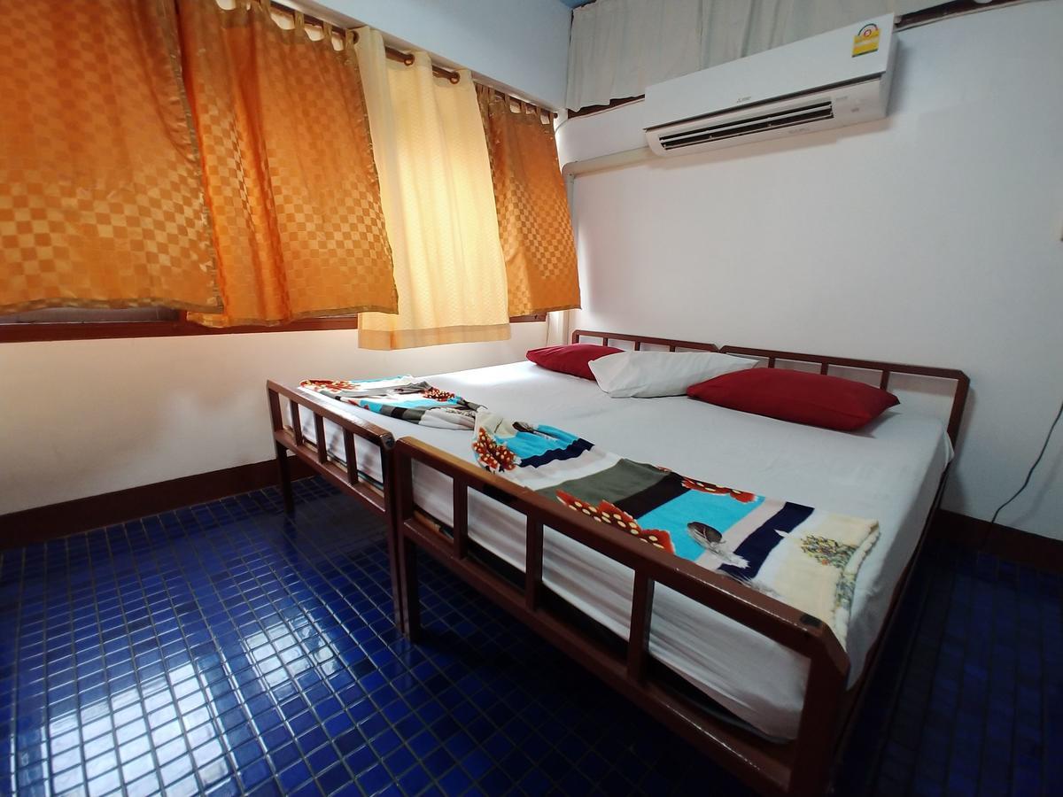 Prasuri Guest House Bangkok Exteriör bild