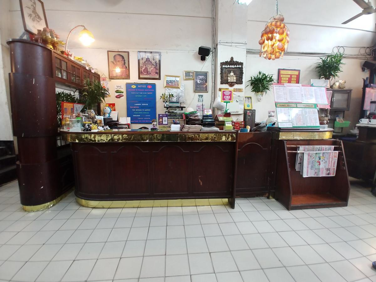 Prasuri Guest House Bangkok Exteriör bild