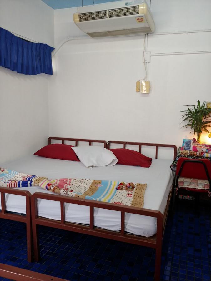 Prasuri Guest House Bangkok Exteriör bild